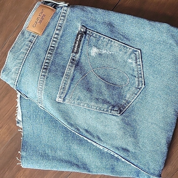 NEW! CALVIN KLEIN High Rise Denim Jean Skirt 30. - Picture 2 of 7